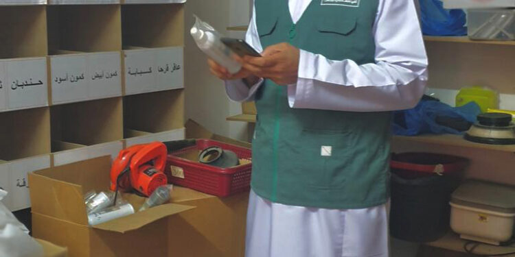 ضبط مؤسسة تبيع زيوت منتهية الصلاحية وغير مطابقة للمواصفات بالظاهرة 1 ضبط مؤسسة تبيع زيوت منتهية الصلاحية وغير مطابقة للمواصفات بالظاهرة