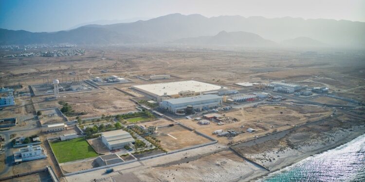 2.3 مليار ريال عُماني إجمالي حجم الاستثمارات للمشروعات المُوطَّنة بمدينة صور الصناعية