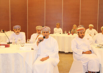 النقل والاتصالات وتقنية المعلومات تنظِّم حلقة عمل بشأن تفعيل اللامركزية وتحسين الحوكمة في إدارة وصيانة الطرق الموزعة والمحلية