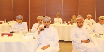 النقل والاتصالات وتقنية المعلومات تنظِّم حلقة عمل بشأن تفعيل اللامركزية وتحسين الحوكمة في إدارة وصيانة الطرق الموزعة والمحلية