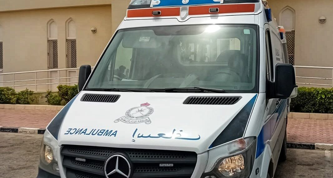 انقاذ شخص غرق في وادي دربات