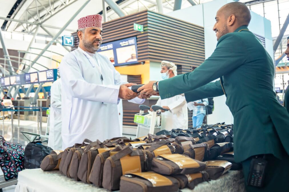 “مطارات عُمان” توفر التسهيلات اللازمة لحجاج بيت الله الحرام عبر مطاري مسقط وصلالة 7 a3fef3f2 6d9e 453b a3e2 bbee171c5c69