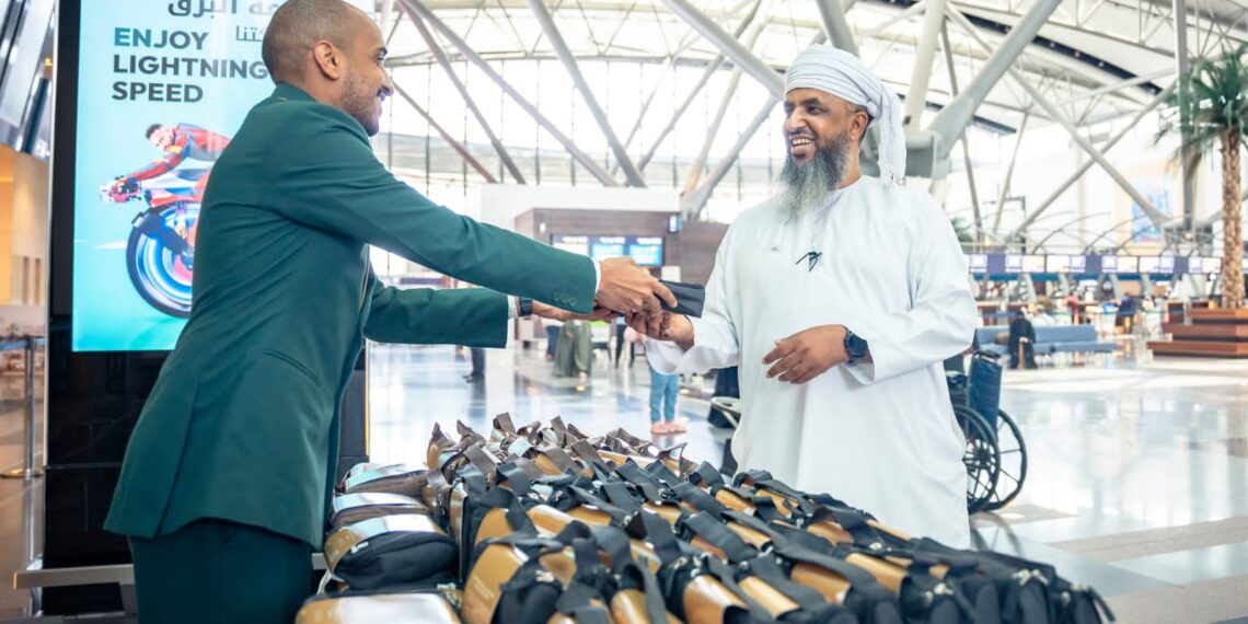 “مطارات عُمان” توفر التسهيلات اللازمة لحجاج بيت الله الحرام عبر مطاري مسقط وصلالة 1 “مطارات عُمان” توفر التسهيلات اللازمة لحجاج بيت الله الحرام عبر مطاري مسقط وصلالة