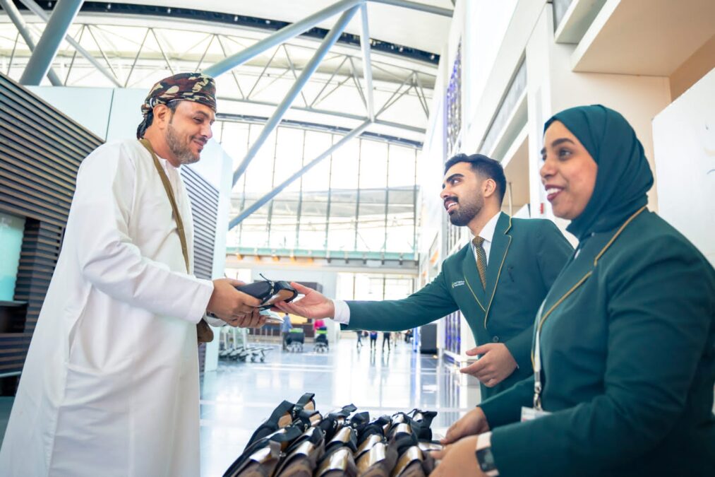 “مطارات عُمان” توفر التسهيلات اللازمة لحجاج بيت الله الحرام عبر مطاري مسقط وصلالة 8 fe580ea3 27b0 407f aae9 2cff1dcc5fd9