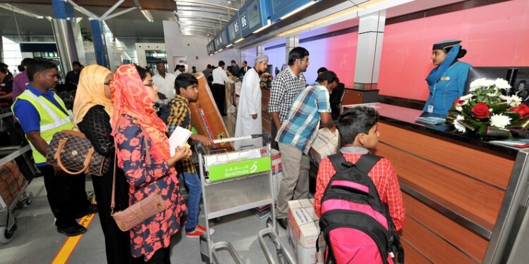 81 بالمائة ارتفاع في أعداد المسافرين عبر مطارات سلطنة عمان حتى نهاية شهر أبريل 2023 1 81 بالمائة ارتفاع في أعداد المسافرين عبر مطارات سلطنة عمان حتى نهاية شهر أبريل 2023