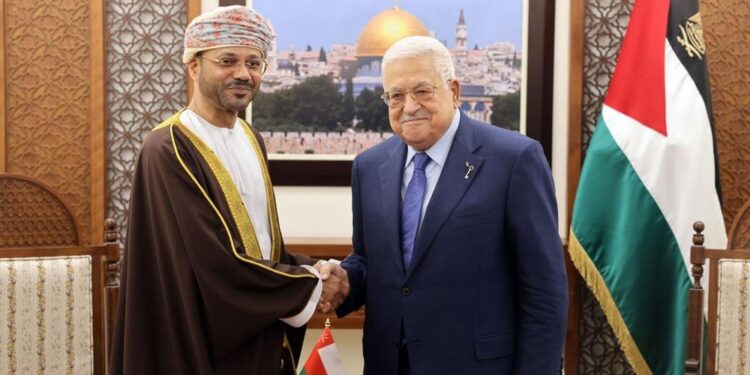 جلالة السُّلطان المعظم يبعث رسالة خطية إلى الرئيس الفلسطيني