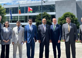 وفدٌ من الهيئة العامة للمناطق الاقتصادية الخاصة والمناطق الحرة يزور أيرلندا