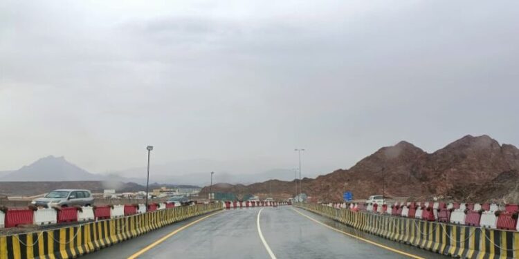 تنبيه بفتح تحويلة مرورية مؤقتة على طريق الرسيل – بدبد 1 تنبيه بفتح تحويلة مرورية مؤقتة على طريق الرسيل – بدبد