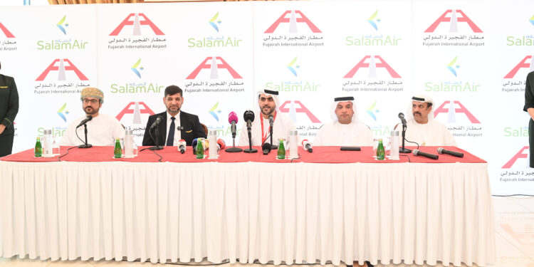 مطار الفجيرة الدولي يستقبل أولى رحلات طيران السلام القادمة من مطار مسقط الدولي