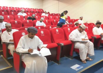 وزارة العمل تجري اختبارات لوظيفة “فني كهربائي” في ظفار