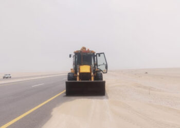الانتهاء من أعمال الصيانة الوقائية والسلامة المرورية في الطرق المؤدية إلى محافظة ظفار