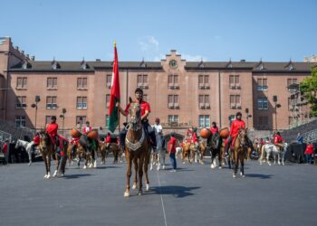 سلطنة عُمان تشارك في عرض “تاتو بازل” للموسيقى العسكرية