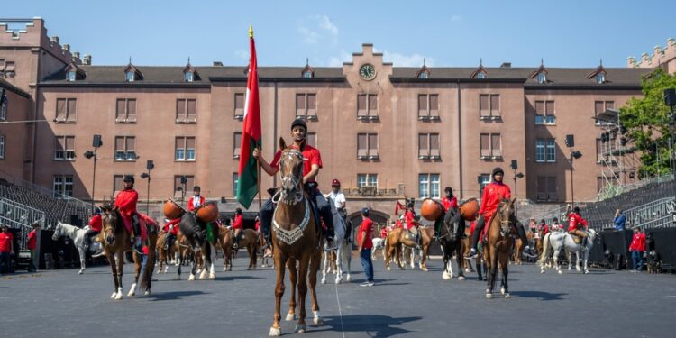 سلطنة عُمان تشارك في عرض “تاتو بازل” للموسيقى العسكرية