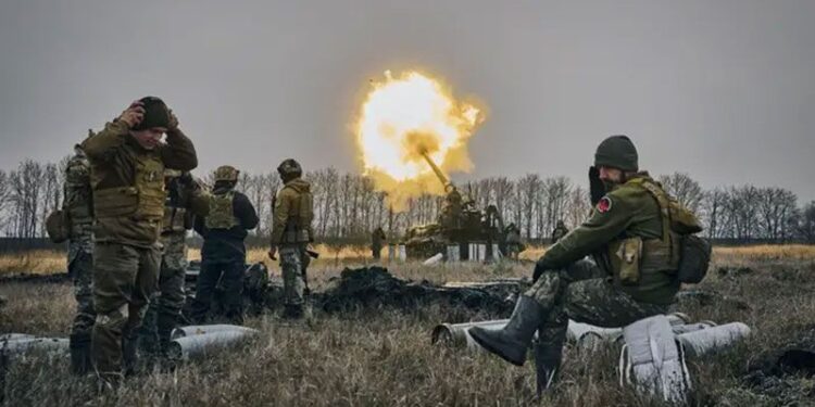 الولايات المتحدة والحرب الأوكرانية: بين استنزاف مخزونات السلاح وشبح الهزيمة