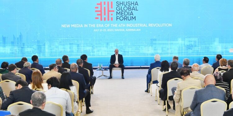 وزارة الإعلام تشارك في منتدى “الإعلام الجديد في عهد الثورة الصناعية الرابعة” بأذربيجان
