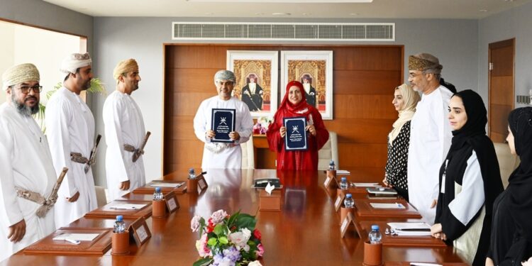 التعليم العالي توقّع اتفاقية شراكة لبناء وتشغيل محطة التبريد المستدام بمجمع الابتكار مسقط