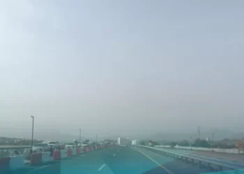 فتح تحويلة مرورية مؤقتة على ⁧‫طريق الرسيل بدبد‬⁩