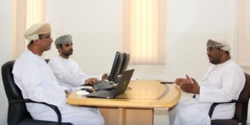 وزارة العمل تجري مقابلات توظيف لعدد من الباحثين عن عمل في الظاهرة