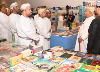افتتاح معرض خريف ظفار للكتاب بصلالة