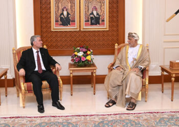 بتكليفٍ سامٍ.. صاحبُ السُّمو السّيد نائبُ رئيس الوزراء لشؤون الدفاع يستقبل السفير الجزائري