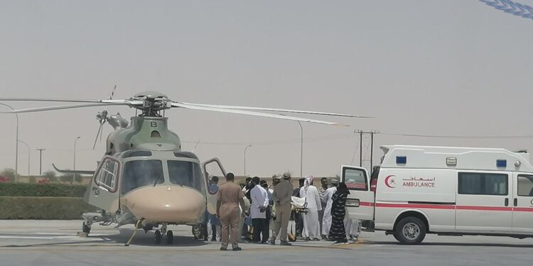 طيران الشرطة ينقل مواطنتين من ولاية هيماء إثر تعرضهن لإصابات بليغة نتيجة حادث مروري