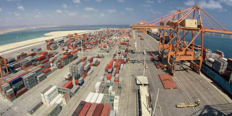 8.7 مليار ريال عُماني نموًّا بالناتج المحلي الإجمالي بالأسعار الثابتة في الربع الأول من ٢٠٢٣م