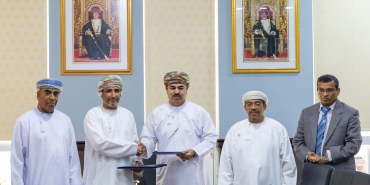 آرا للبترول توقع مذكرة تفاهم مع الجامعة الوطنية للعلوم والتكنولوجيا