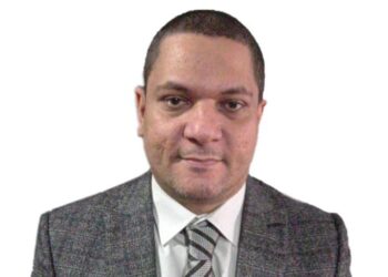 إصلاح الأفراد والجماعات بالأعمال قبل الأقوال