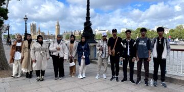 شركة مرافق والجامعة الألمانية تنفذان برنامجا أكاديميا في بريطانيا لطلبة مدارس الوسطى