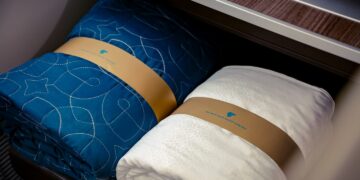 الطيران العُماني يواصل تقليل استخدام البلاستيك على متن الطائرات من خلال أحدث مبادراته