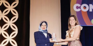 أوكيو تفوز بجائزة التمكين الشخصي (الكوتشينج) على مستوى العالم