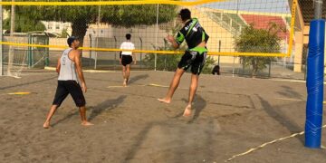 شاطئية الطائرة واليد بتعليمية شمال الباطنة تواصل جاهزيتها لبطولة المدارس الشاطئية