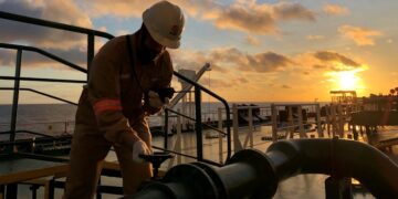 “النقل والاتصالات” تعزز خدمات الشؤون البحرية وتسجل نموًّا خلال النصف الأول من العام الجاري