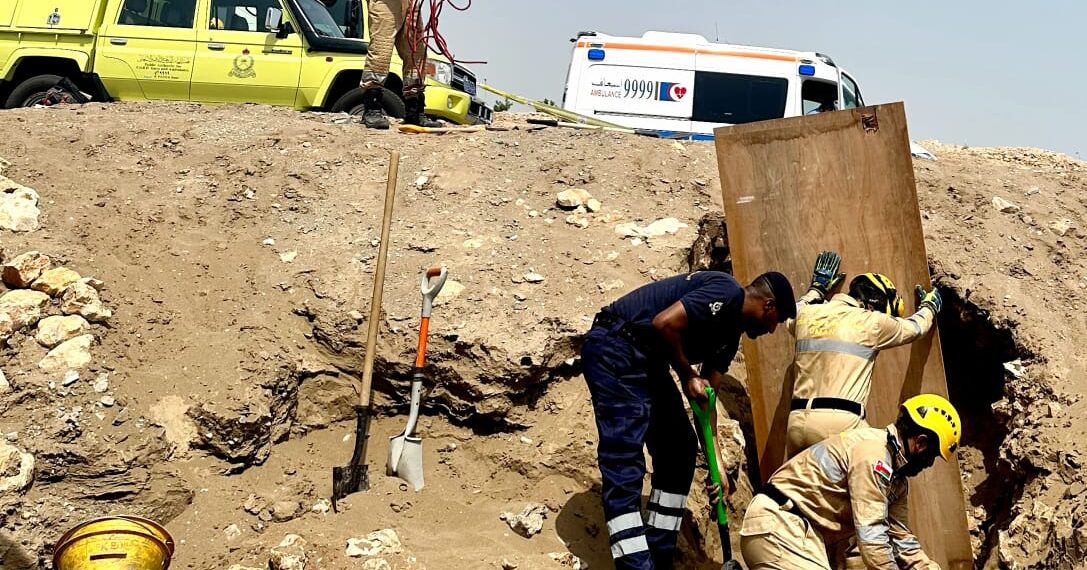 انتشال جثة عامل توفي إثر انهيار عليه أتربة أثناء قيامه بأعمال الحفر في الأنصب