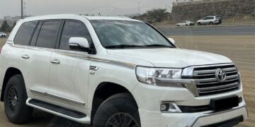 القبض على شخص بتهمة سرقة مركبة من أمام أحد المساجد في صلالة