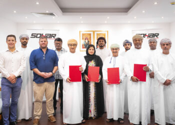 ميناء صحار والمنطقة الحرة يوقعان اتفاقيات لتمكين المؤسسات الصغيرة والمتوسطة في قطاع النقل البحري