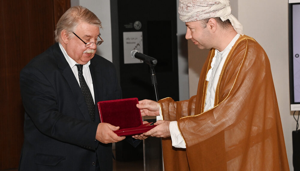 الرئيس الروسي يمنح الأمين العام للمتحف الوطني “ميدالية بوشكين”