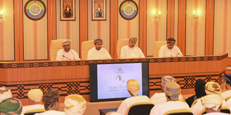 فرع الغرفة بمحافظة ظفار ينظم لقاءً مع أصحاب وصاحبات الأعمال