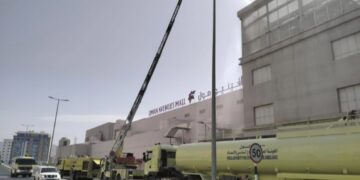 إخماد حريق أفينيوز مول مسقط