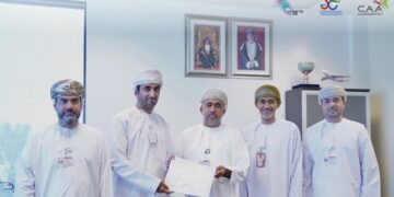 هيئة الطيران المدني تجدد شهادة ترخيص مطار صحار لمدة ثلاث سنوات