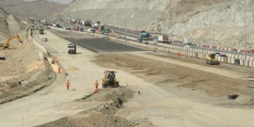 أكثر من 240 مشروعًا ضمن 19 برنامجًا تنفذه وزارة النقل والاتصالات وتقنية المعلومات