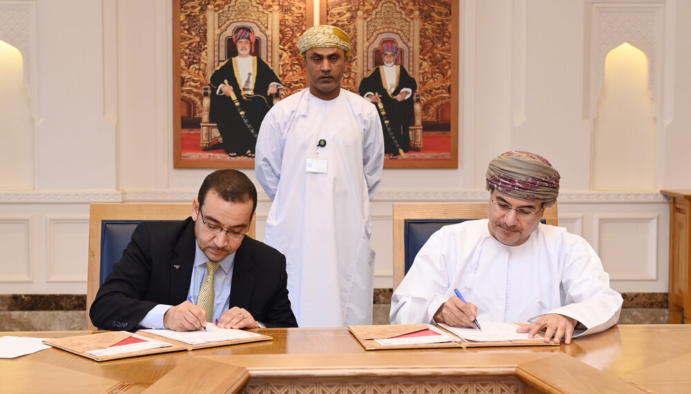 وزارة العمل توقّع مذكرة تعاون لتقديم برامج لعدد من موظفي وحدات الجهاز الإداري للدولة