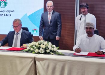 العمانية للغاز الطبيعي المسال توقع اتفاقية البنود الملزمةمع شركة تأمين الطاقة لأوروبا