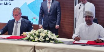 العمانية للغاز الطبيعي المسال توقع اتفاقية البنود الملزمةمع شركة تأمين الطاقة لأوروبا