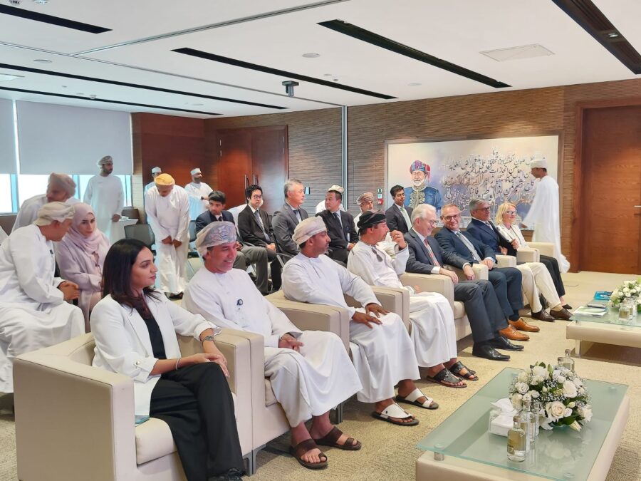 العمانية للغاز الطبيعي المسال توقع اتفاقية البنود الملزمةمع شركة تأمين الطاقة لأوروبا 2 ed8d008b 0e9f 4c7b 9ecf 196dbc687ecb