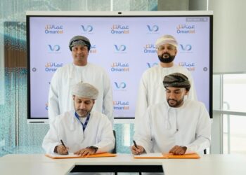 شراكة استراتيجية بين عمانتل و المشغل الوطني للسفر – ( VisitOman) في القطاع التكنولوجي
