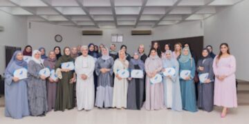ورشة تعريفية بفن البروتوكول والإتيكيت تنفذها جمعية المرأة العمانية بمسقط