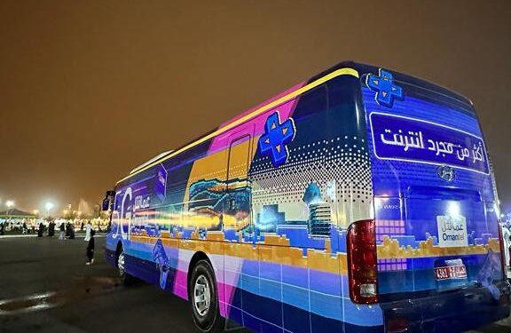 عمانتل تختتم حملتها ” صوب ظفار ” بمبادرات اجتماعية وجماهيرية