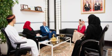 ممثل منظمة الصحة العالمية يزور جامعة السلطان قابوس