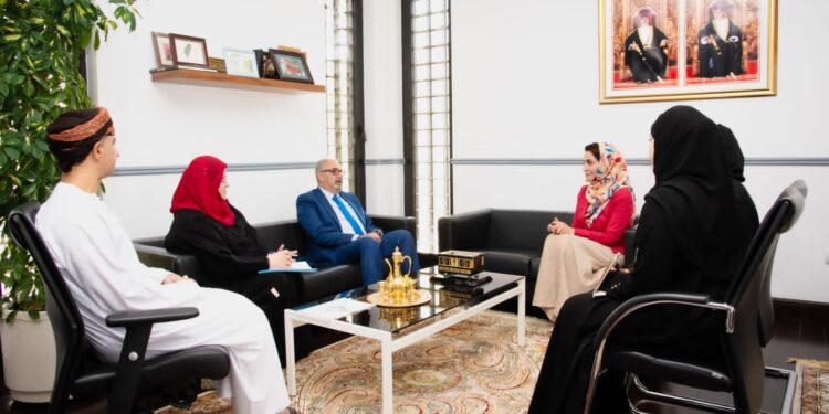 ممثل منظمة الصحة العالمية يزور جامعة السلطان قابوس 1 ممثل منظمة الصحة العالمية يزور جامعة السلطان قابوس